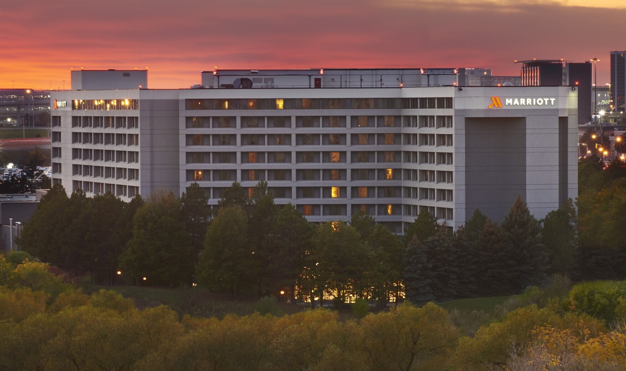 Aerial shot in twilight of the toronto marriott hotel